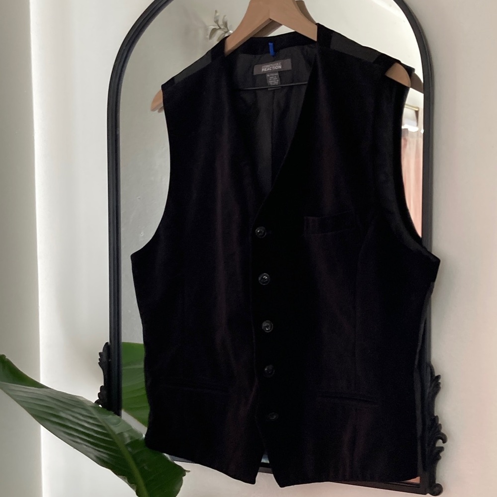Kenneth Cole Reaction Black Vest